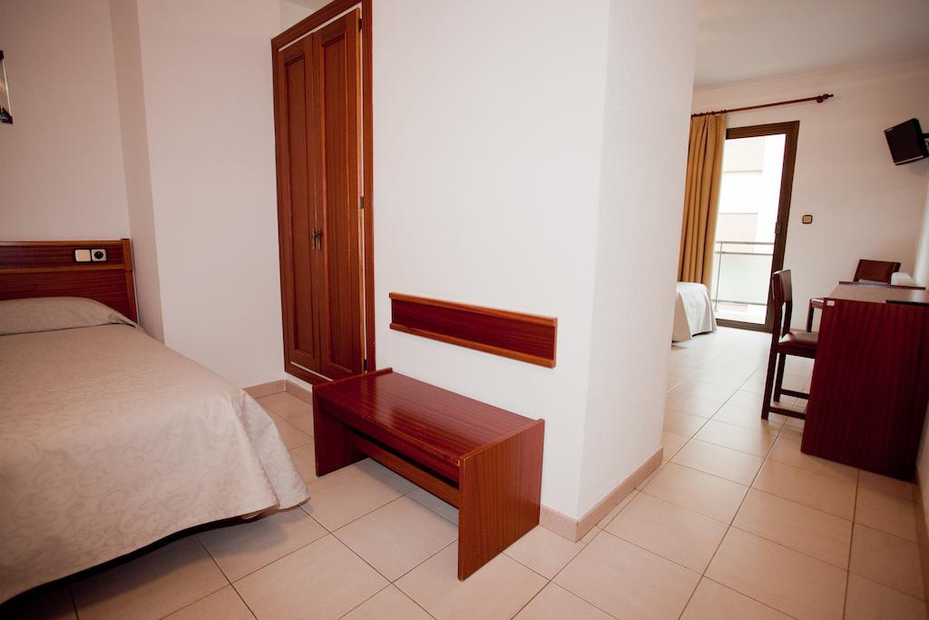 Hotel Beri Llança Quarto foto