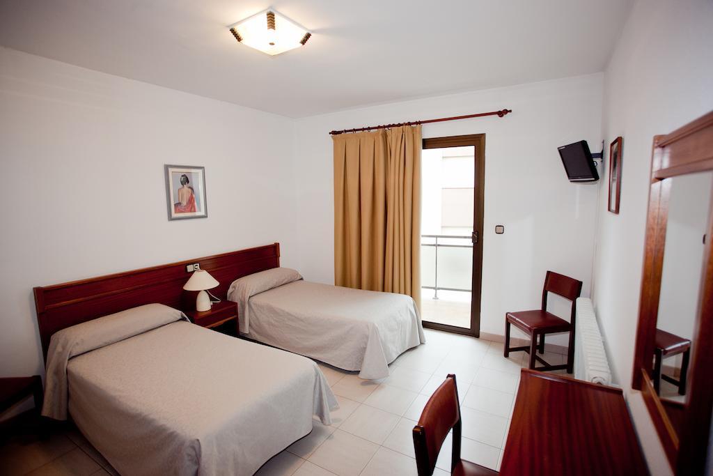 Hotel Beri Llança Quarto foto