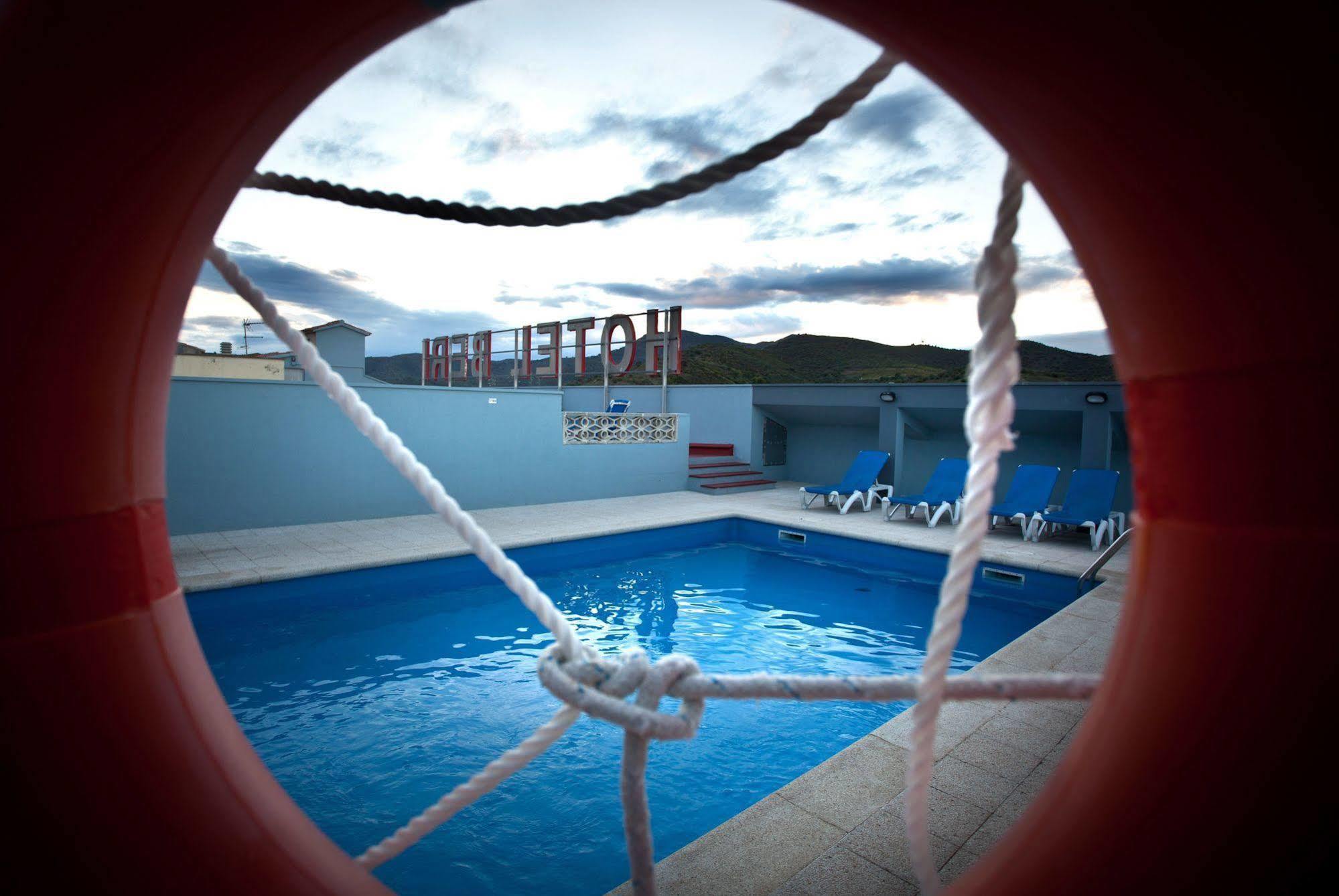 Hotel Beri Llança Exterior foto